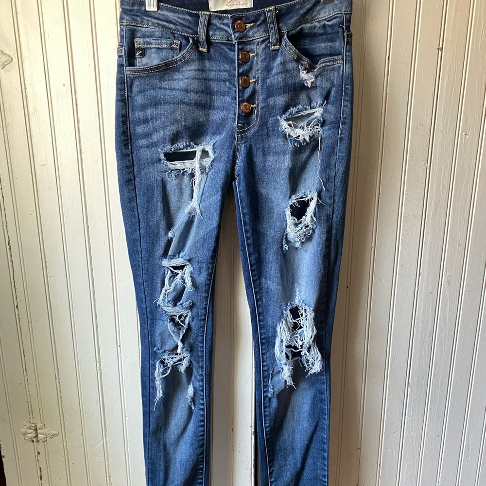 Gently Used KanCan Button fly destroyed skinnies